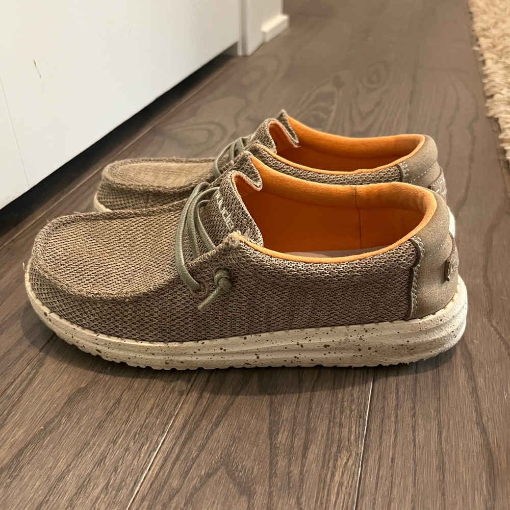 Boys hey dudes size 2